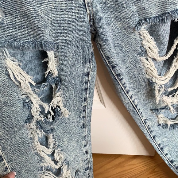 GARAGE MOM JEANS NEVER WORN - Picture 4 of 4